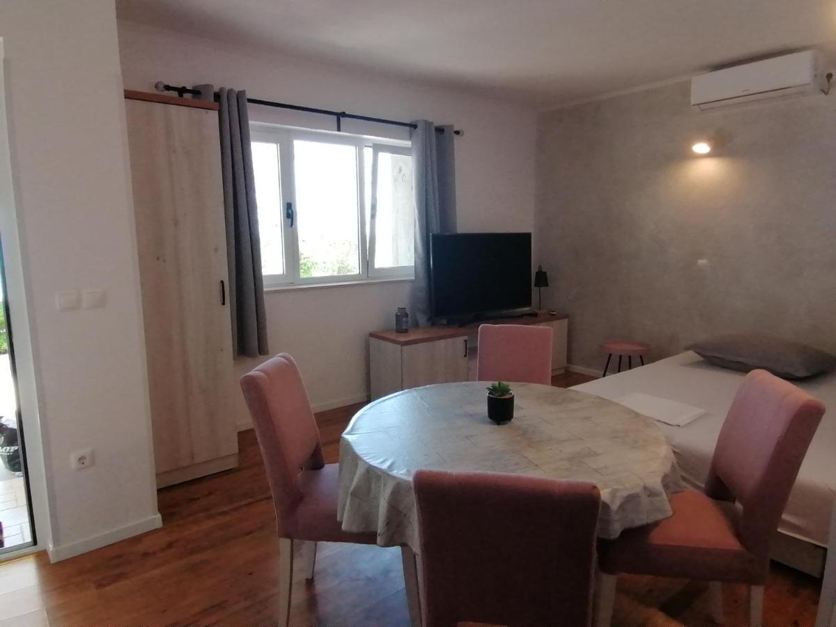 Apartmani Mares - 20 M From The Beach Brela Phòng bức ảnh